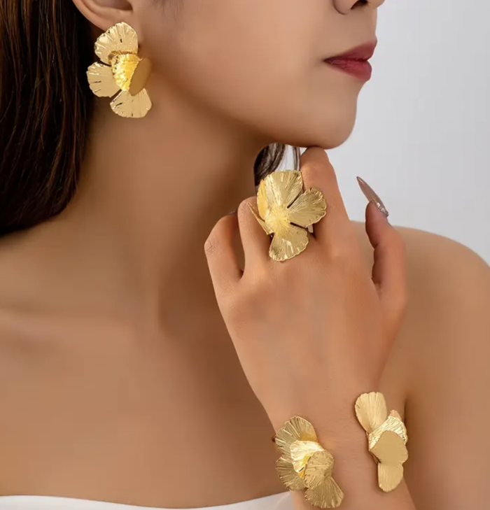Набір прикрас Tierra Luna "Gold Flowers Set" (браслет, сережки та каблучка)