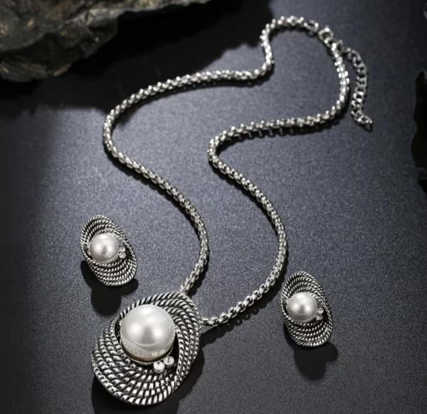 Набір прикрас Tierra Luna "Vintage Silver Set" (намисто та сережки)