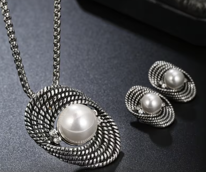 Набір прикрас Tierra Luna "Vintage Silver Set" (намисто та сережки)